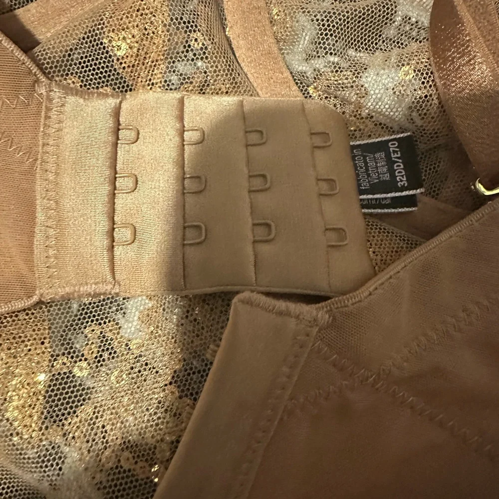 32DD Victoria’s secret ziggy glam gold sequin bra top - Picture 4 of 10